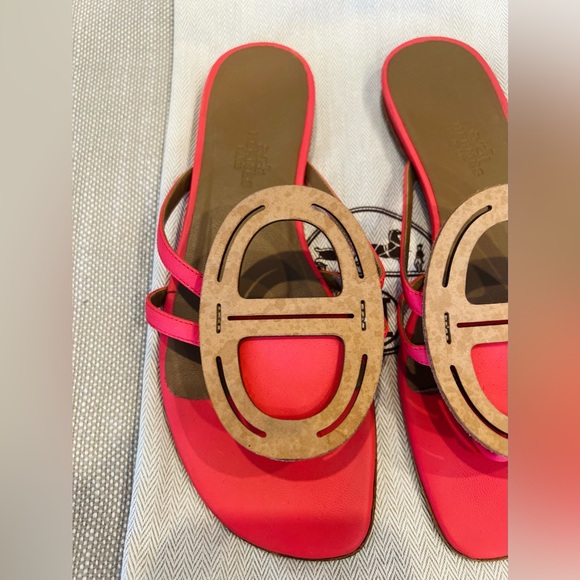 Hermes Galet chaine d'ancre Coral Pink Flat Sandals - Picture 4 of 8